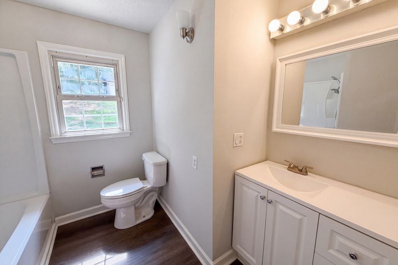 Photo 16 of 17 of 529 Timberlane Dr, Mount Holly, NC