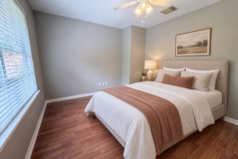 Photo 11 of 21 of 12159 Hawthorne Dr, Montgomery, TX