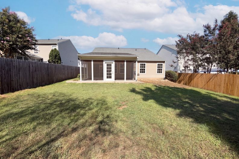 Photo 5 of 17 of 5512 Spindlewood Ct, Durham, NC