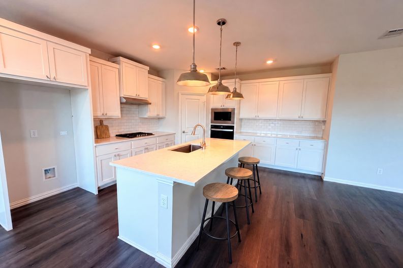 Photo 6 of 22 of 1448 Martingale Ln, Forney, TX