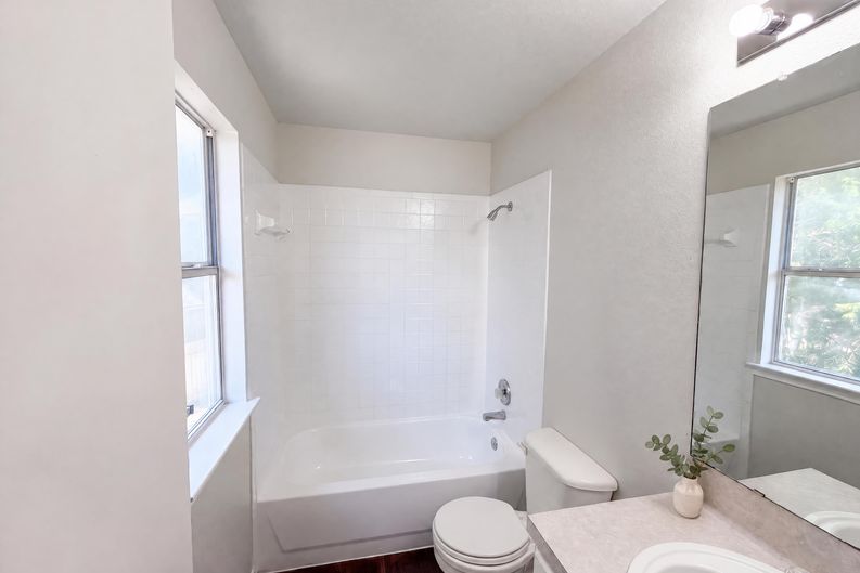 Photo 10 of 17 of 1555 Parkfield Cir, Round Rock, TX