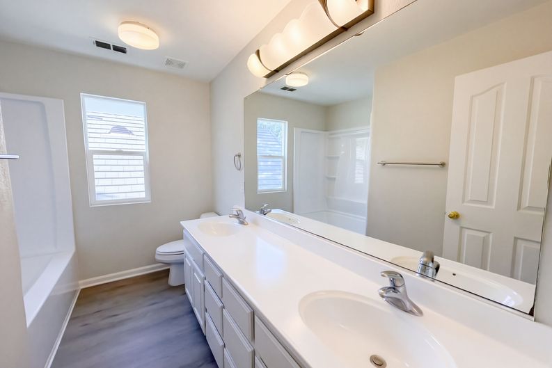 Photo 17 of 21 of 5124 Bissett Way, Sacramento, CA