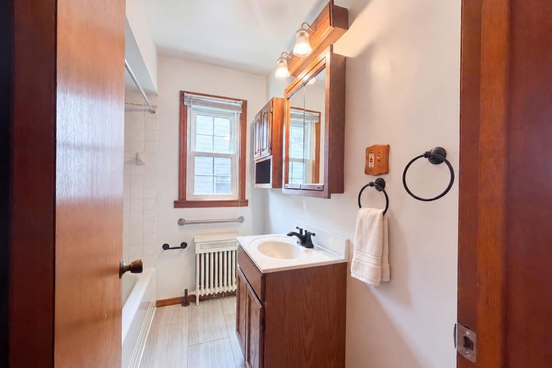 Photo 6 of 20 of 6971 Warder Dr, Cincinnati, OH