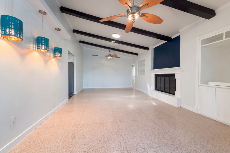 Photo 6 of 25 of 106 Briarcliff Dr, San Antonio, TX