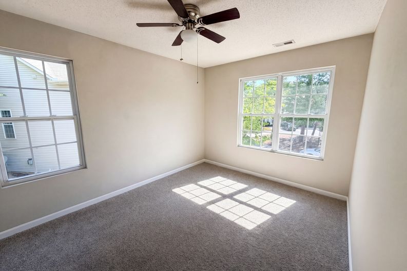 Photo 11 of 17 of 43 Edgebrook Cir, Durham, NC