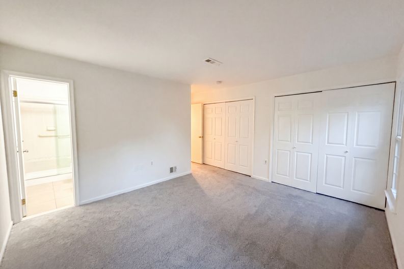 Photo 17 of 51 of 8947 Rosewood St, Manassas, VA