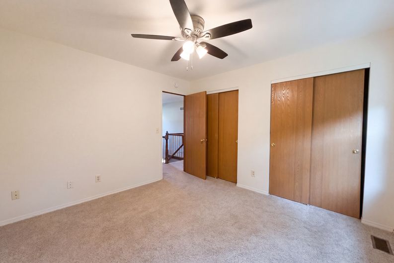 Photo 12 of 30 of 923 Keeneland Rd, Florissant, MO