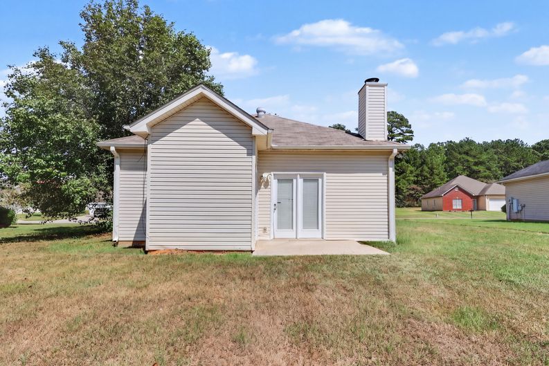 Photo 5 of 16 of 4282 Candle Brook Ln, Bessemer, AL