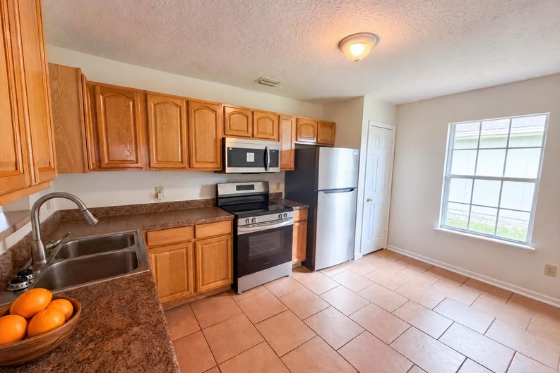 Photo 6 of 22 of 4224 Harbor View Dr, Jacksonville, FL
