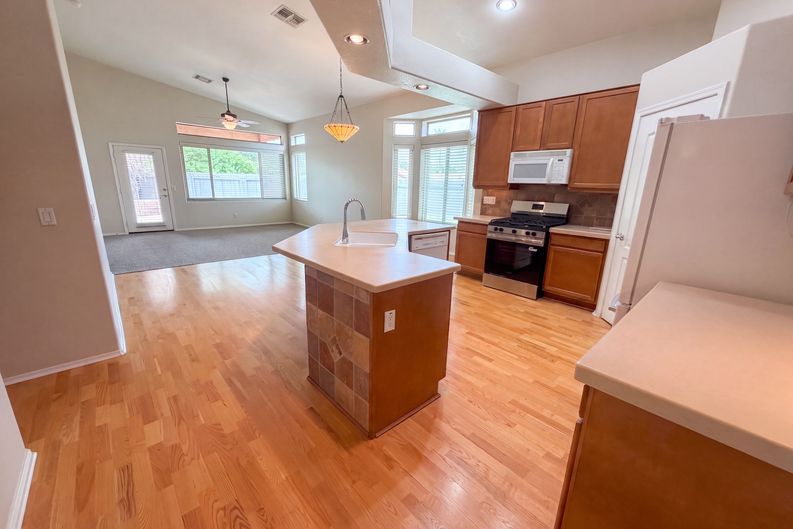 Photo 13 of 26 of 2090 W Corona Dr, Chandler, AZ