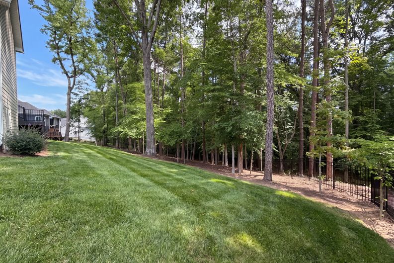 Photo 7 of 22 of 1020 Irish Creek Dr, Landis, NC