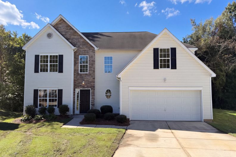 Photo 25 of 28 of 8902 Woodland Hills Rd, Charlotte, NC