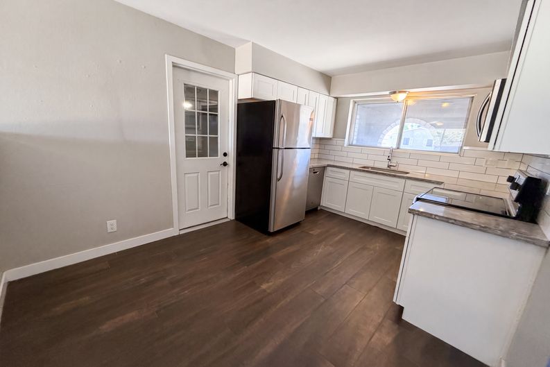 Photo 8 of 22 of 1430 E Flossmoor Ave, Mesa, AZ