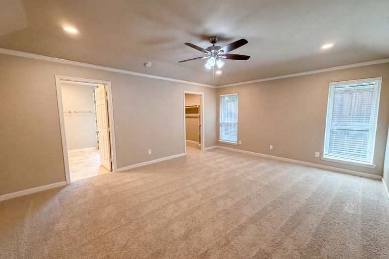 Photo 4 of 19 of 1533 Parkside Trl, Lewisville, TX