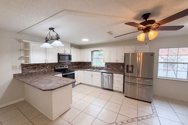 Photo 6 of 38 of 904 Spring Creek Dr, Ocoee, FL
