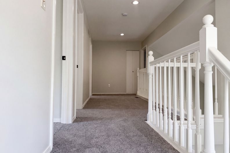 Photo 12 of 28 of 21425 Averhill St, Farmington Hills, MI