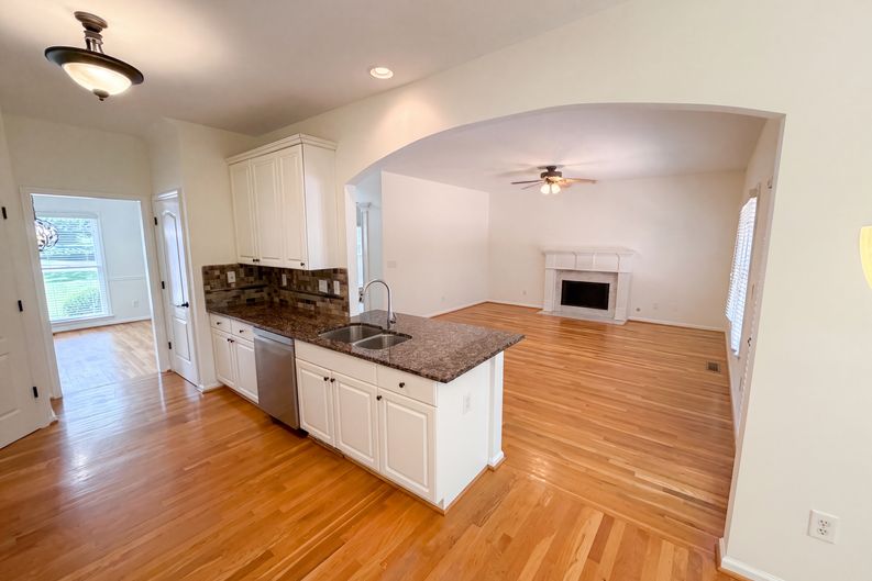 Photo 17 of 58 of 3612 Brookefall Ct, Suwanee, GA