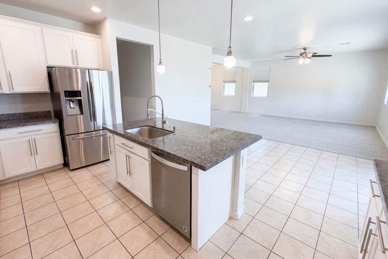 Photo 7 of 42 of 11284 N 186th Ln, Surprise, AZ