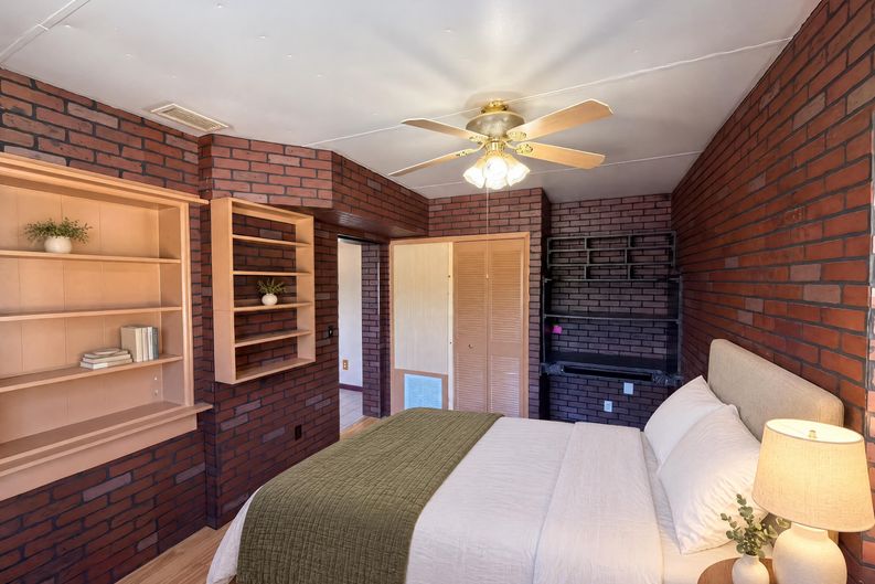 Photo 8 of 17 of 813 Halstead St, Deltona, FL