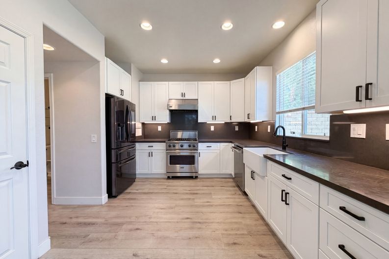 Photo 7 of 24 of 29206 Rio Lobo Way, Valencia, CA
