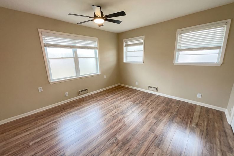Photo 4 of 16 of 6817 Chickering Rd, Fort Worth, TX