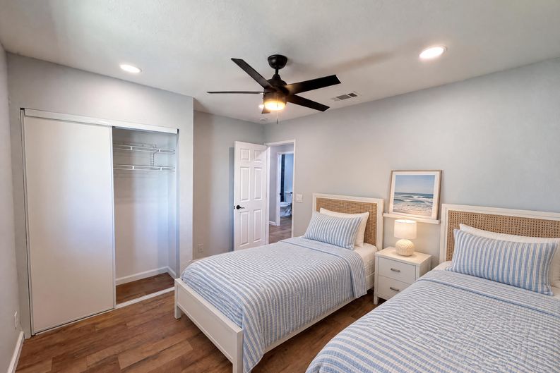 Photo 10 of 18 of 14729 Hartford Ln, Helendale, CA