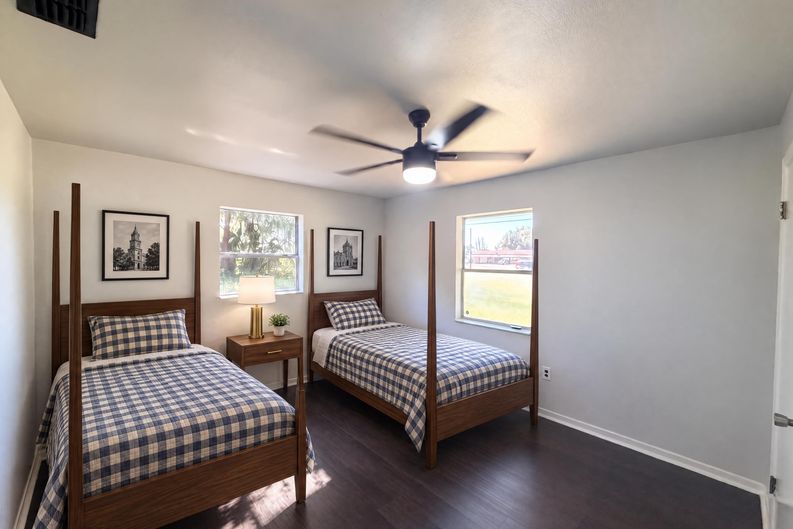 Photo 10 of 20 of 425 W Daughtery Rd, Lakeland, FL