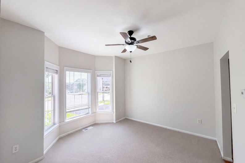 Photo 9 of 25 of 2800 Orchard Summit Ct, Hyattsville, MD