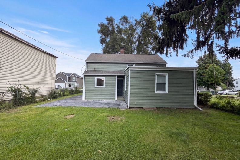 Photo 5 of 24 of 601 Rhoads Ave, Columbus, OH