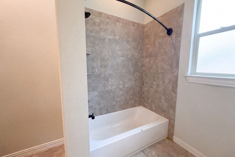 Photo 18 of 27 of 400 Blue Star Ct, Burleson, TX