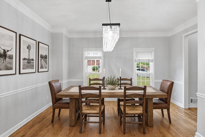 Photo 16 of 47 of 11715 Dunhill Place Dr, Johns Creek, GA