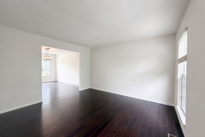 Photo 8 of 51 of 7966 Lazelle Woods Dr, Westerville, OH