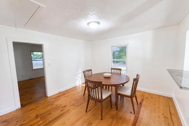 Photo 10 of 20 of 427 Wellons St NE, Marietta, GA