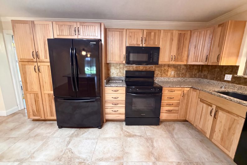 Photo 6 of 43 of 8042 County Line Rd, Melrose, FL