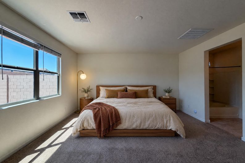 Photo 6 of 35 of 3325 W Dunbar Dr, Phoenix, AZ