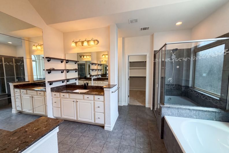 Photo 14 of 19 of 1604 Hollowback Dr, Leander, TX