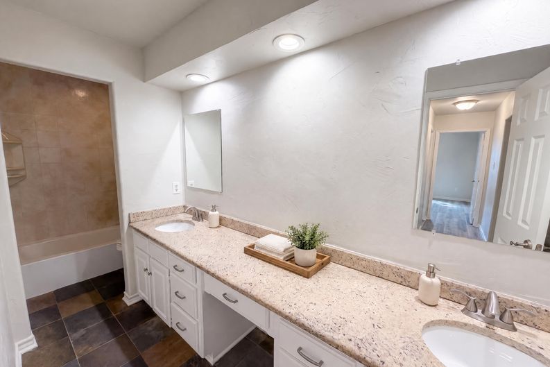 Photo 20 of 27 of 5700 Bermuda Dr, North Richland Hills, TX