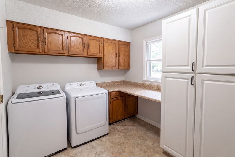 Photo 13 of 22 of 3029 Southampton Cir, Gastonia, NC