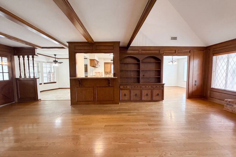 Photo 6 of 27 of 5615 Spanish Oak Dr, Houston, TX