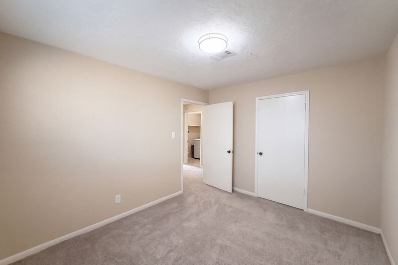 Photo 19 of 29 of 11819 Amblewood Dr, Meadows Place, TX