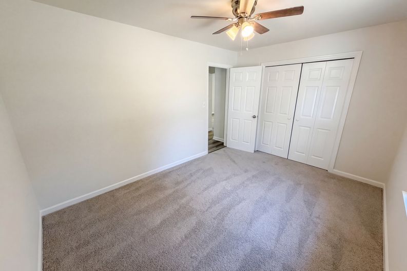 Photo 4 of 18 of 5003 Henson Dr SW, Mableton, GA