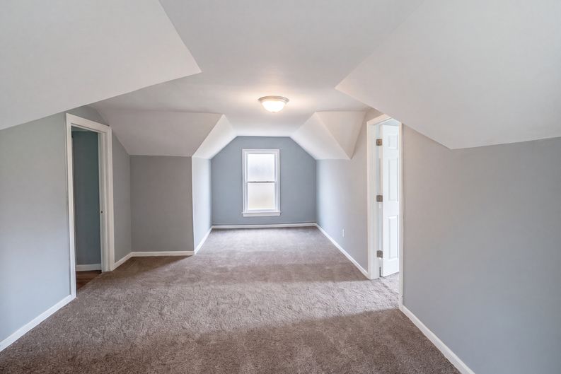 Photo 15 of 32 of 608 Howland Ave, Toledo, OH