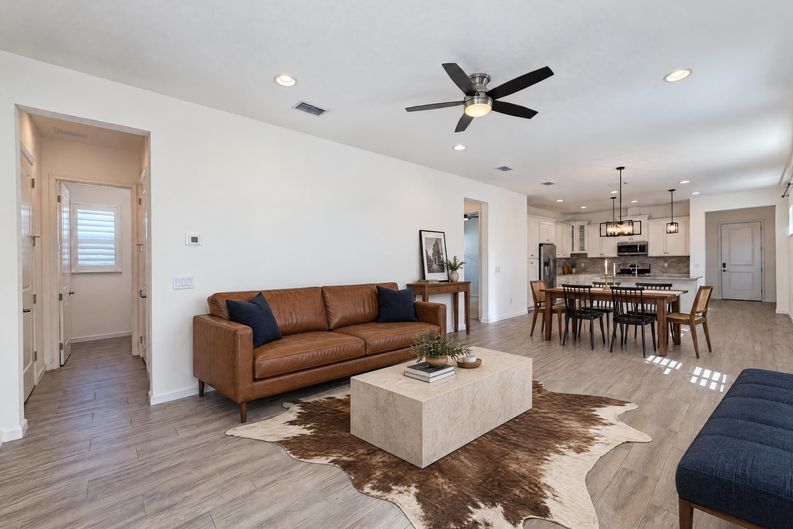 Photo 3 of 15 of 724 Winterside Dr, Apollo Beach, FL