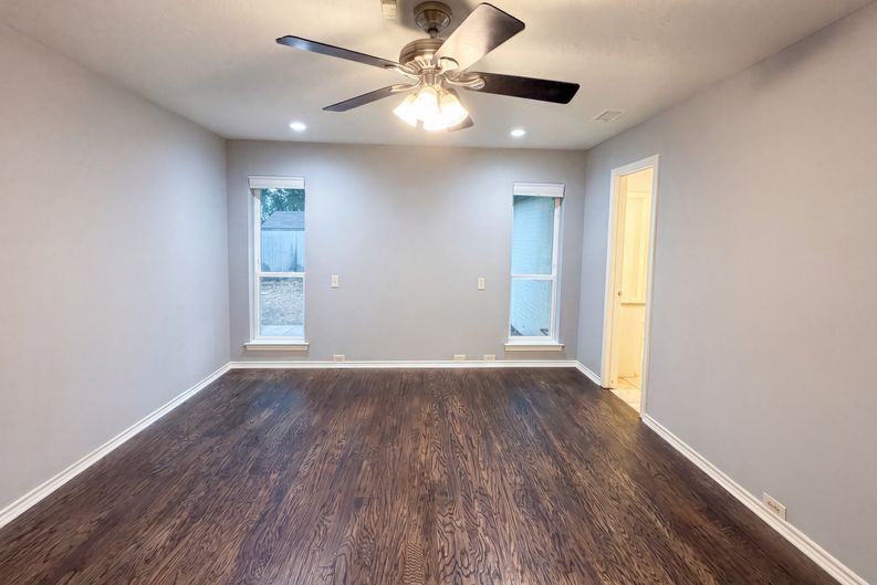 Photo 4 of 17 of 3717 Knob Hill Dr, Plano, TX