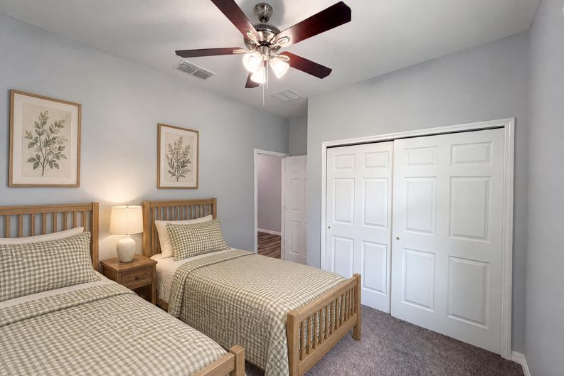 Photo 13 of 27 of 1013 W 11th St, Sanford, FL