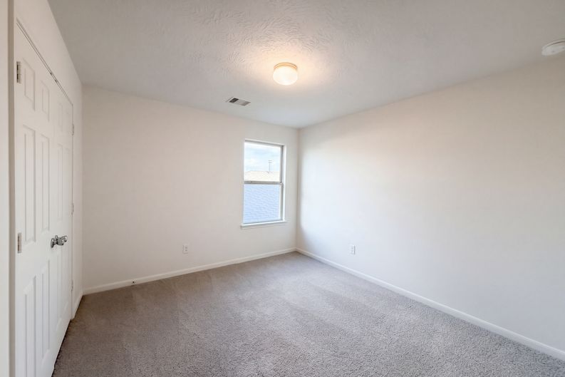 Photo 10 of 18 of 15835 Copper Oak Ln, Houston, TX