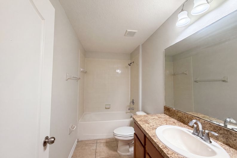 Photo 11 of 26 of 1308 Seburn Rd, Apopka, FL