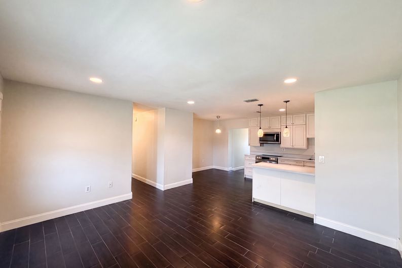 Photo 3 of 19 of 4147 Willow South Dr, Mulberry, FL