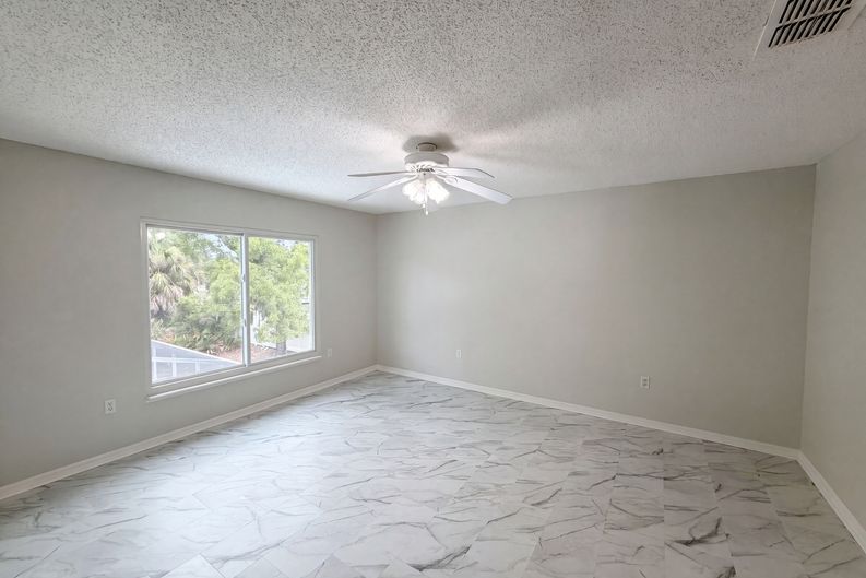 Photo 4 of 53 of 5191 Quintilis St, Spring Hill, FL