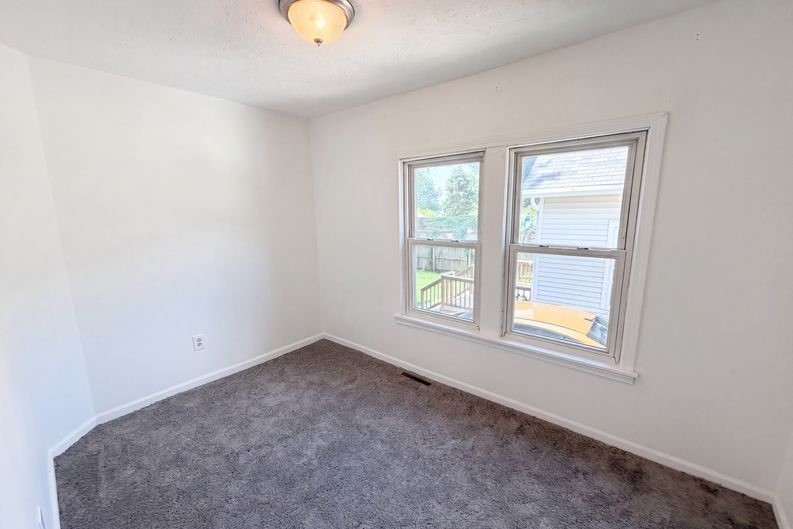Photo 10 of 20 of 736 Bettes Ave, Akron, OH